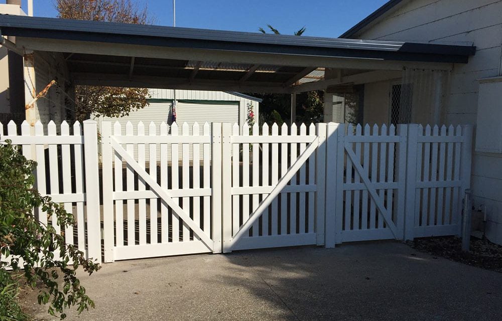 Think-Fencing-Jabiru-Picket-Fence-Double-Gate-white