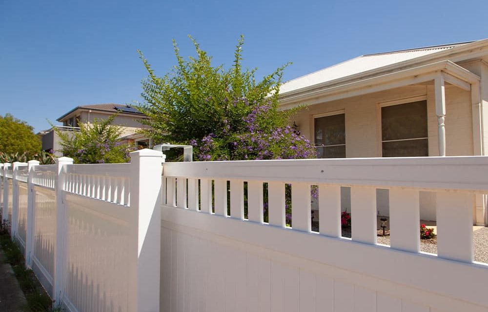 Think-Fencing-Mystique-Panel-Fence-with-Lattice-white-side closeup