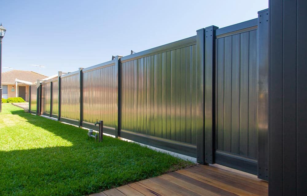 Think-Fencing-PVC-Mystique-Panel-Fence-Delux-2